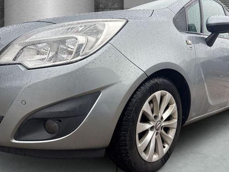 Gebraucht Opel Meriva 120 PS (88 kW) 2013 Silber Van / Kleinbus