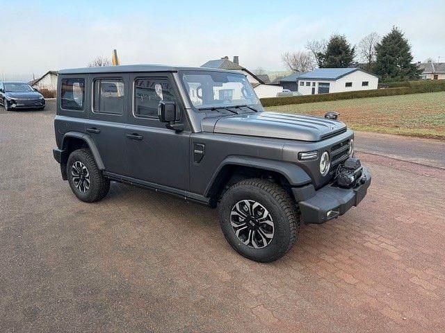 Neu BAW 212 166 PS (122 kW) 2026 Schwarz SUV