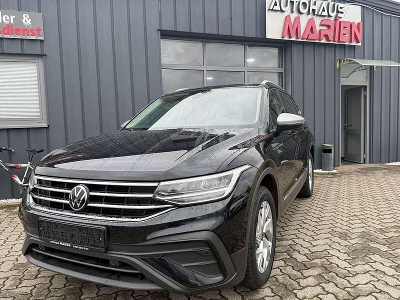 Deep black Gebraucht 2022 VW Tiguan Allspace SUV | 28.990 € (Superpreis) - Bild 1/2