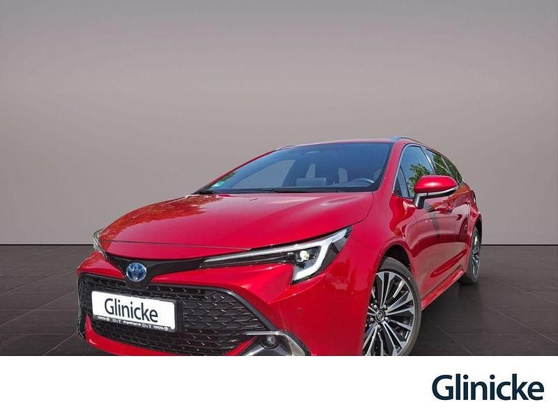 Rot Gebraucht 2023 Toyota Corolla Team Kombi | 28.290 € (Fairer Preis) - Bild 1/4