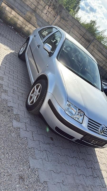 Silber Gebraucht 2000 VW Bora Limousine | 1.349 € - Bild 1/4