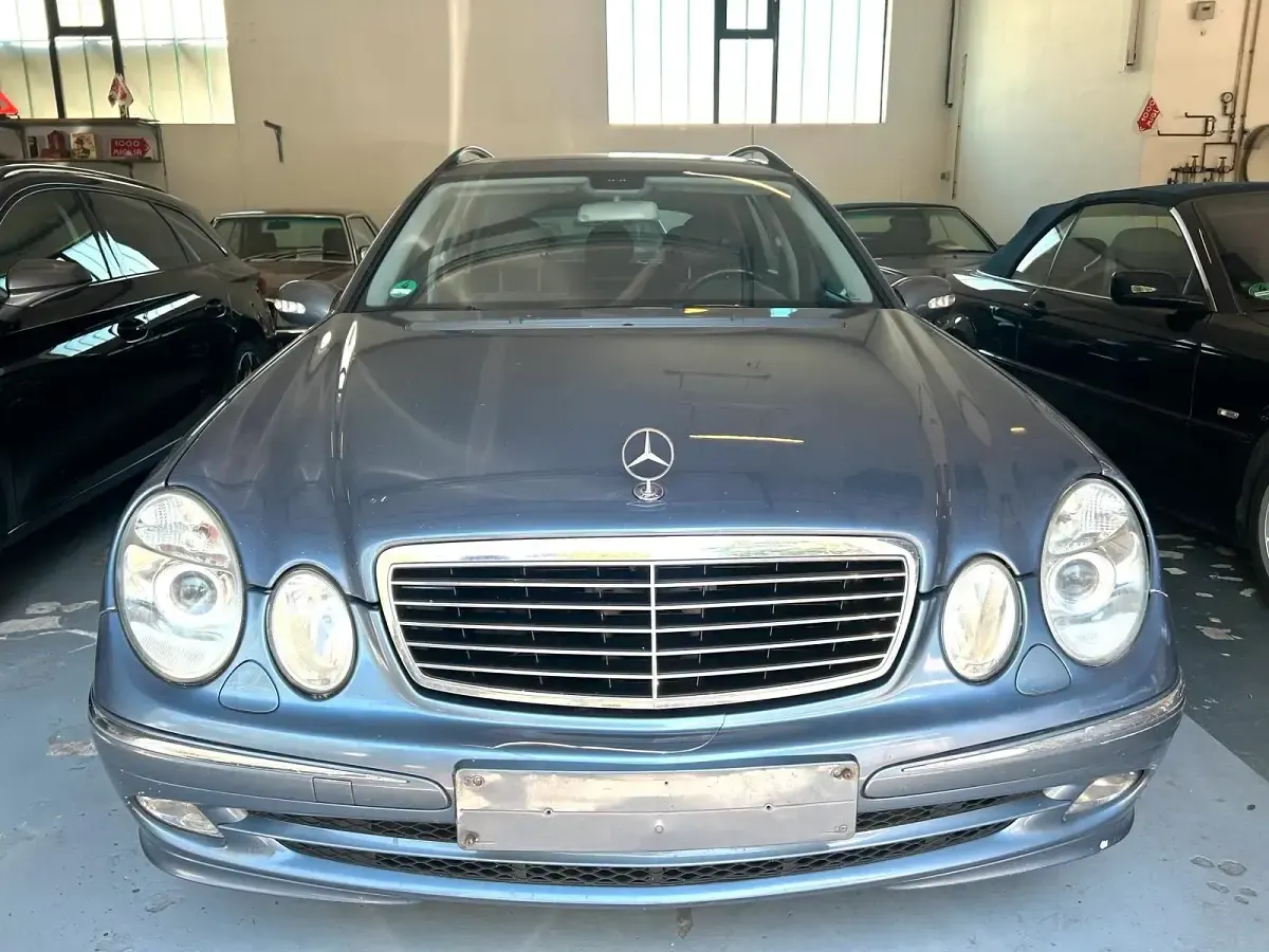 Gebraucht Mercedes E220 Avantgarde 150 PS (110 kW) 2003 Blau Kombi