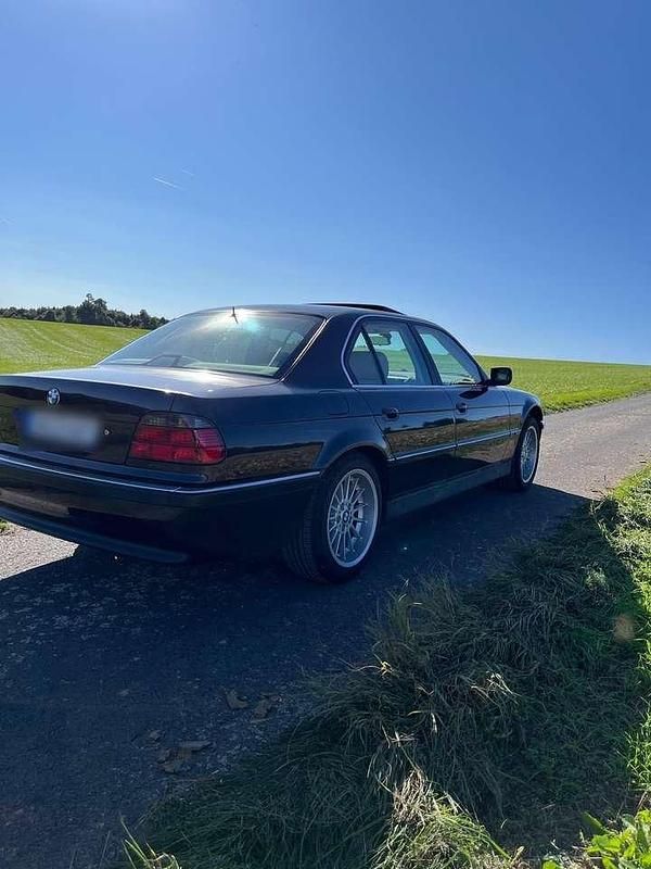 Schwarz Gebraucht 1997 BMW 728 Limousine | 7.999 € (Guter Preis) - Bild 1/4