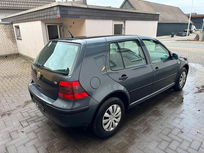 Gebraucht VW Golf IV 105 PS (77 kW) 2001 Grau Kleinwagen