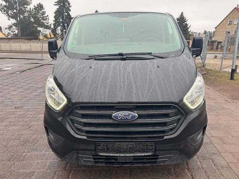 Usado Ford Transit Trend 150 HP (110 kW) 2023 Preto Carrinha