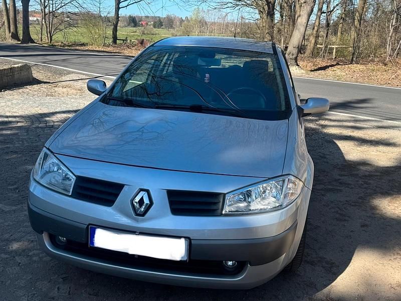 Gebraucht Renault Mégane II 83 PS (61 kW) 2005 Silber Kleinwagen