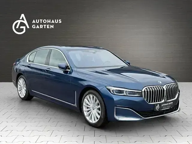 Gebraucht BMW 740 Sport Line 340 PS (250 kW) 2020 Blau Limousine