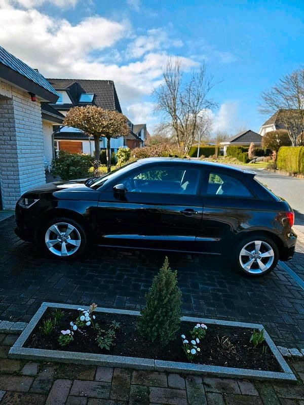 Gebraucht Audi A1 Ambition 95 PS (69 kW) 2015 Schwarz Kleinwagen