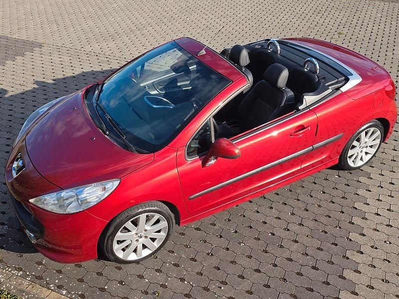 Rot Gebraucht 2007 Peugeot 207 CC Sport Cabrio | 2.299 € (Superpreis) - Bild 1/4