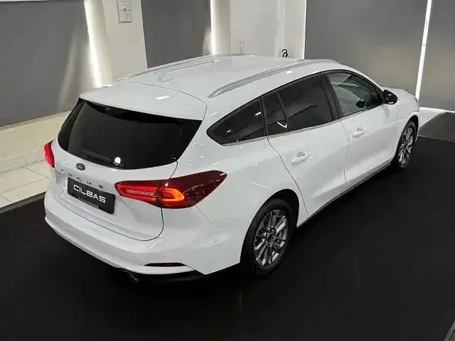 Gebraucht Ford Focus Titanium 116 PS (85 kW) 2023 Weiß Kombi