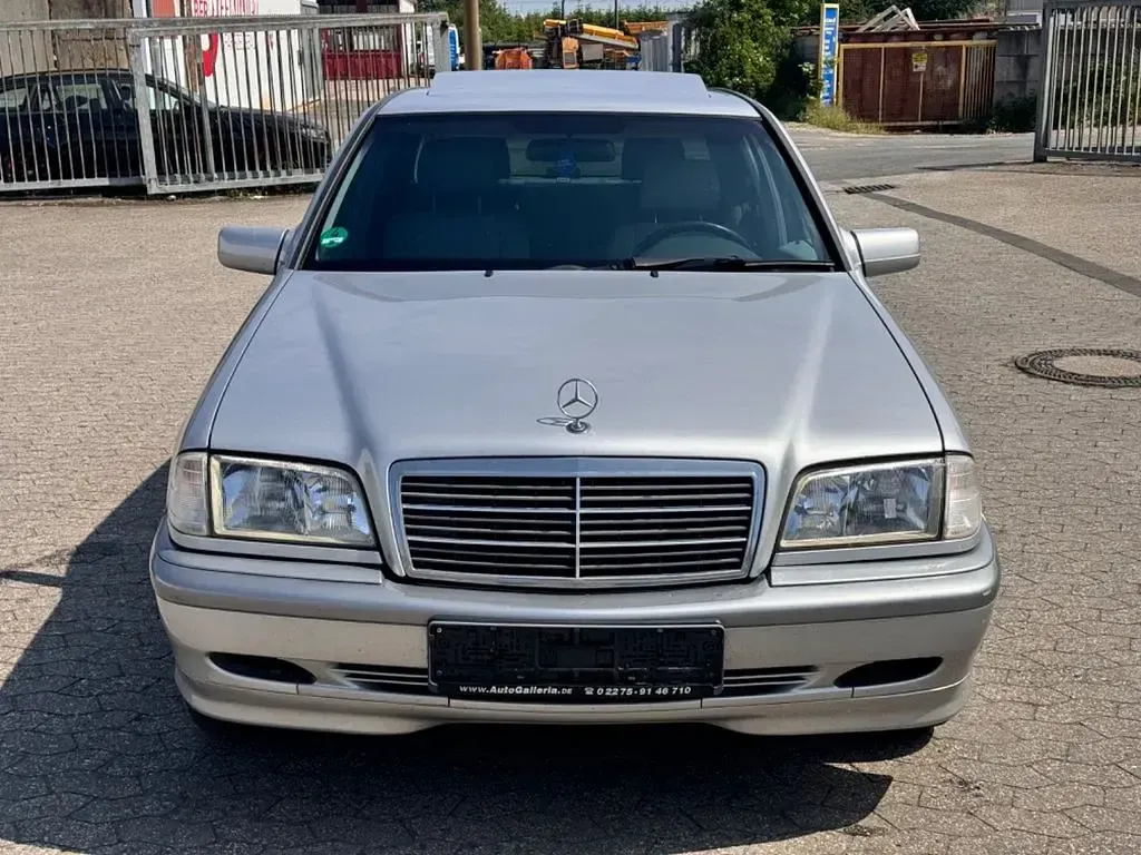 Gebraucht Mercedes C180 122 PS (89 kW) 1998 Silber Limousine