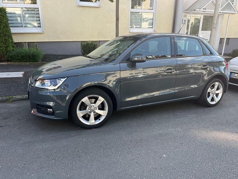Grau Gebraucht 2016 Audi A1 Sport Kleinwagen | 10.900 € (Fairer Preis) - Bild 1/4