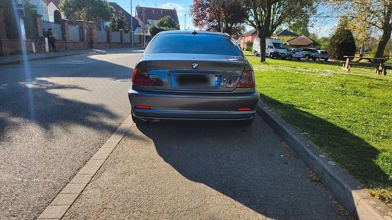 Gebraucht BMW 318 143 PS (105 kW) 2002 Schwarz Coupé