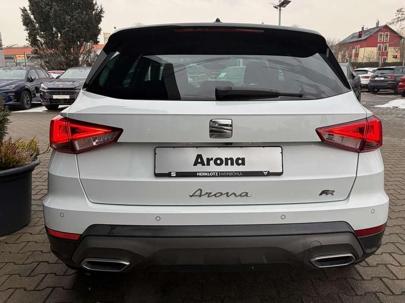 Gebraucht Seat Arona FR 110 PS (80 kW) 2022 Nevadaweiss(m)/dach:schwarzm SUV