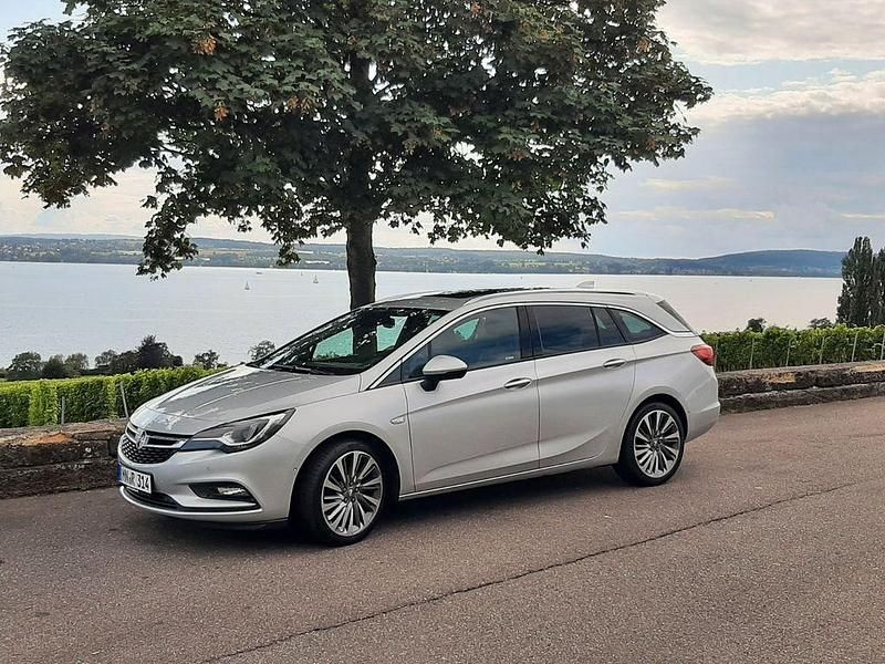 Silber Gebraucht 2018 Opel Astra Ultimate Kombi | 15.500 € (Fairer Preis) - Bild 1/4