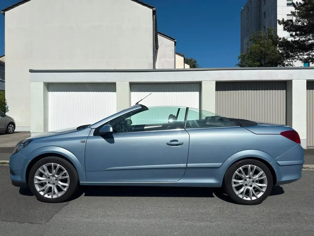 Gebraucht Opel Astra 105 PS (77 kW) 2006 Blau Cabrio