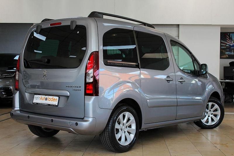 Gebraucht Peugeot Partner Tepee 99 PS (72 kW) 2017 Grau Van / Kleinbus