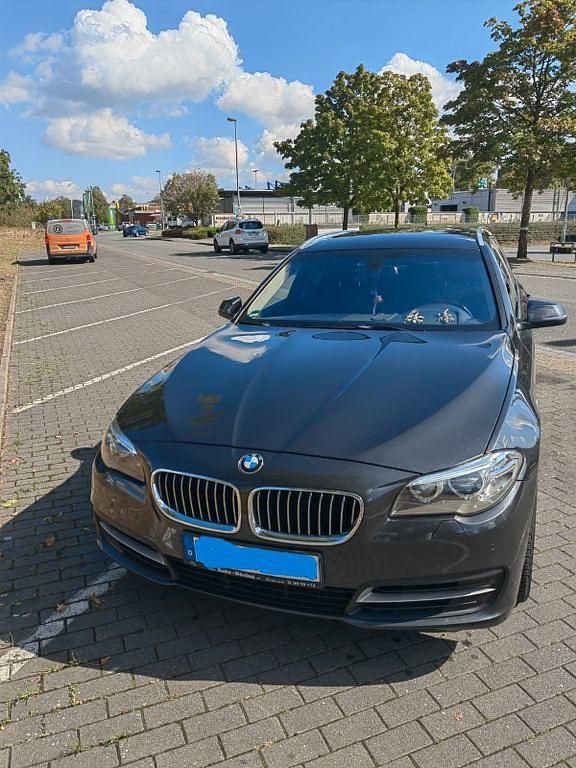 Grau Gebraucht 2015 BMW 525 Performance Limousine | 15.000 € (Fairer Preis) - Bild 1/4