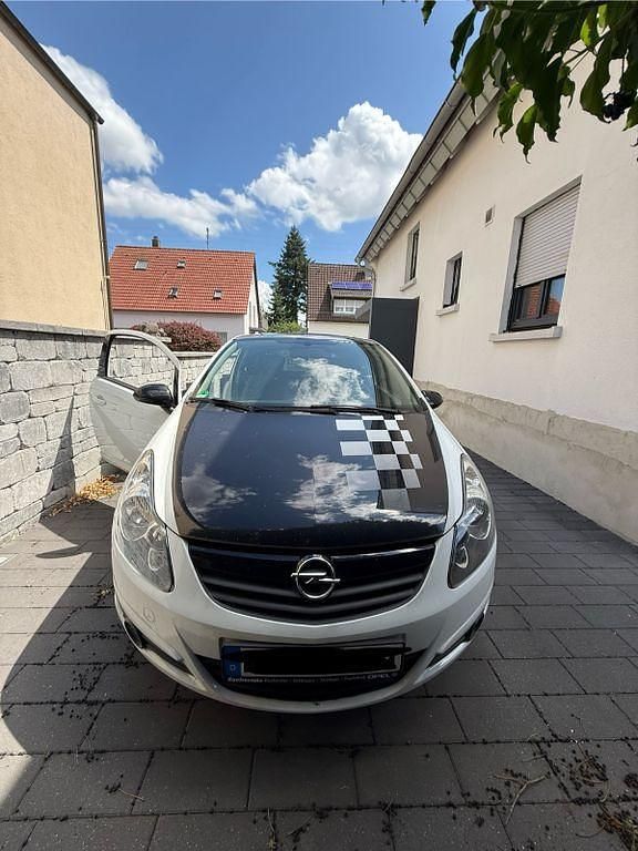 Weiß Gebraucht 2009 Opel Corsa Sport Limousine | 5.500 € (Etwas zu teuer) - Bild 1/4