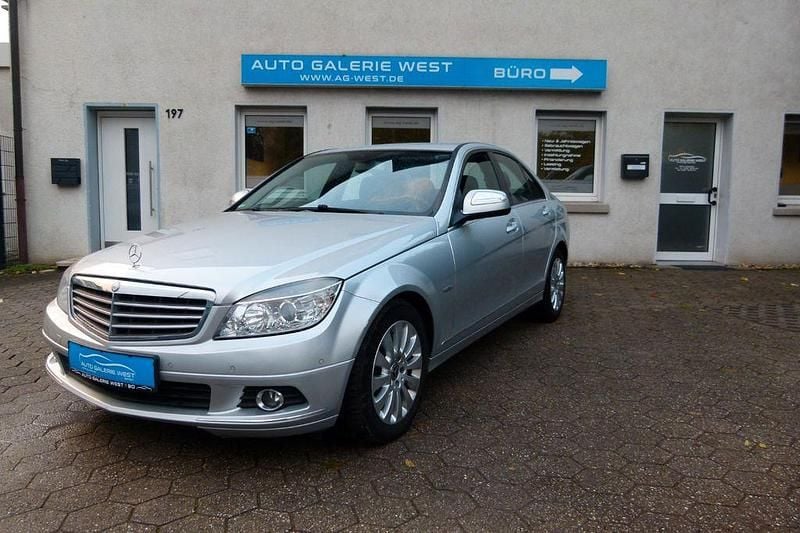 Silber Gebraucht 2009 Mercedes C200 Limousine | 6.790 € (Fairer Preis) - Bild 1/4