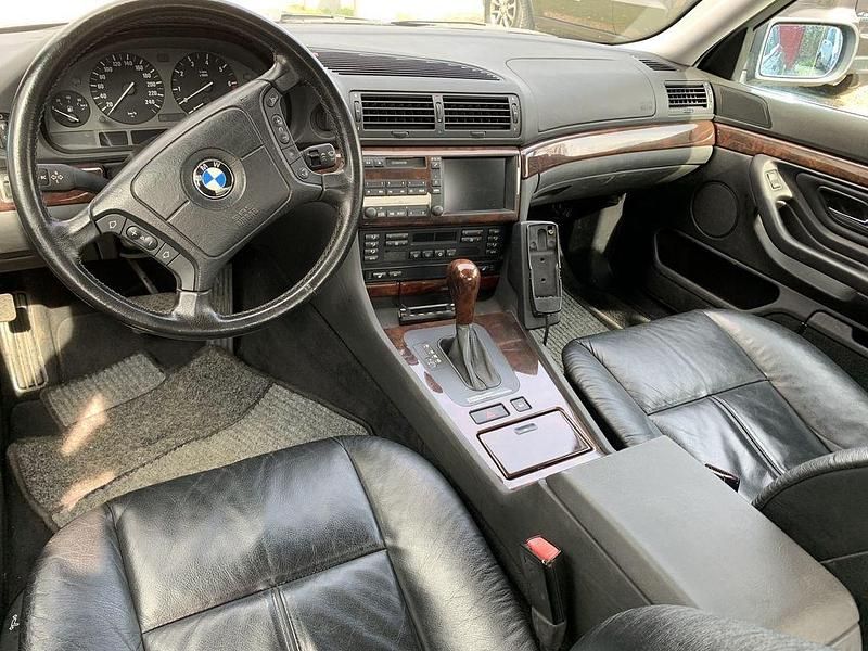 Second-hand BMW 728 193 CP (141 kW) 1998 Negru Berlinǎ
