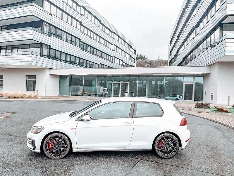 Gebraucht VW Golf VII GTI 245 PS (180 kW) 2019 Weiß Limousine
