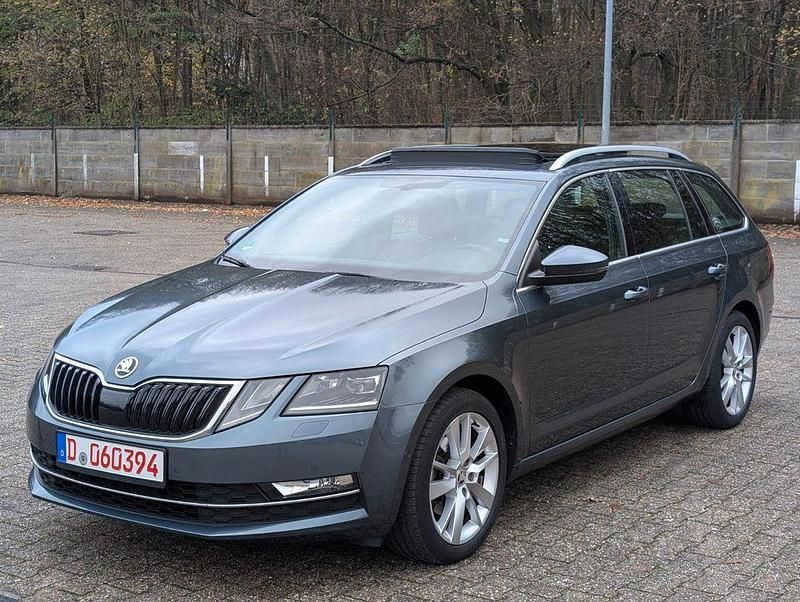 Quarzgrau metallic Gebraucht 2020 Skoda Octavia Style Kombi | 14.042 € (Fairer Preis) - Bild 1/4