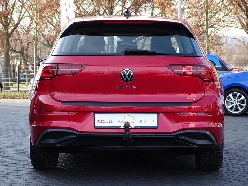 Gebraucht VW Golf VIII Life 150 PS (110 kW) 2022 Rot Limousine