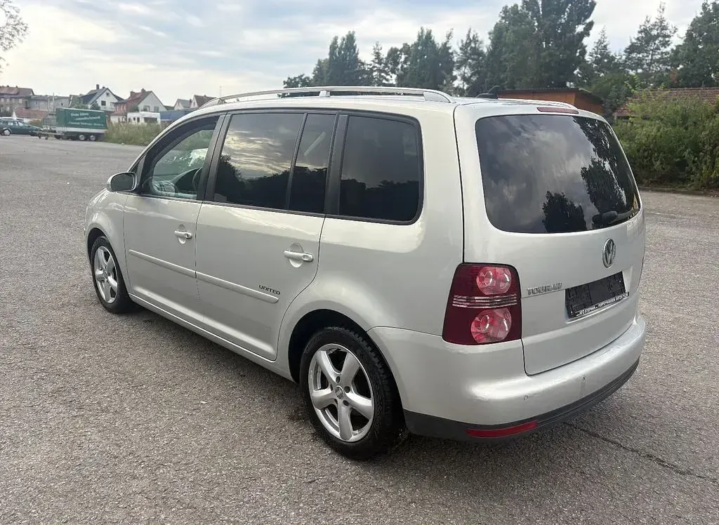 Gebraucht VW Touran United 140 PS (102 kW) 2009 Silber Van / Kleinbus