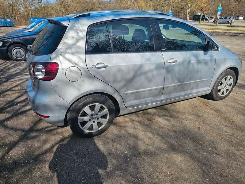 Gebraucht VW Golf Plus Cross Team 105 PS (77 kW) 2011 Silber Van / Kleinbus