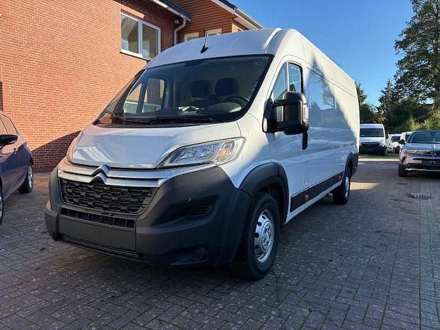 Weiß Gebraucht 2024 Citroën Jumper Van / Kleinbus | 19.900 € (Superpreis) - Bild 1/4