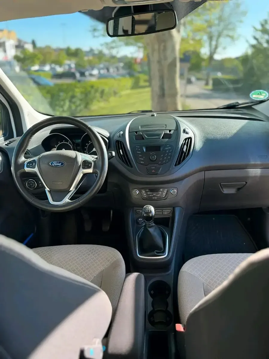 Gebraucht Ford Tourneo 2016 Weiß Van / Kleinbus