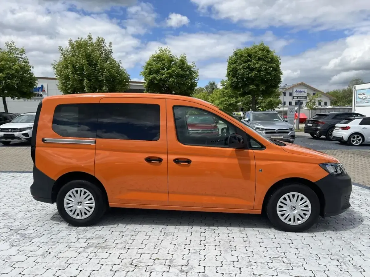 Gebraucht VW Caddy Basis 102 PS (75 kW) 2025 Van / Kleinbus