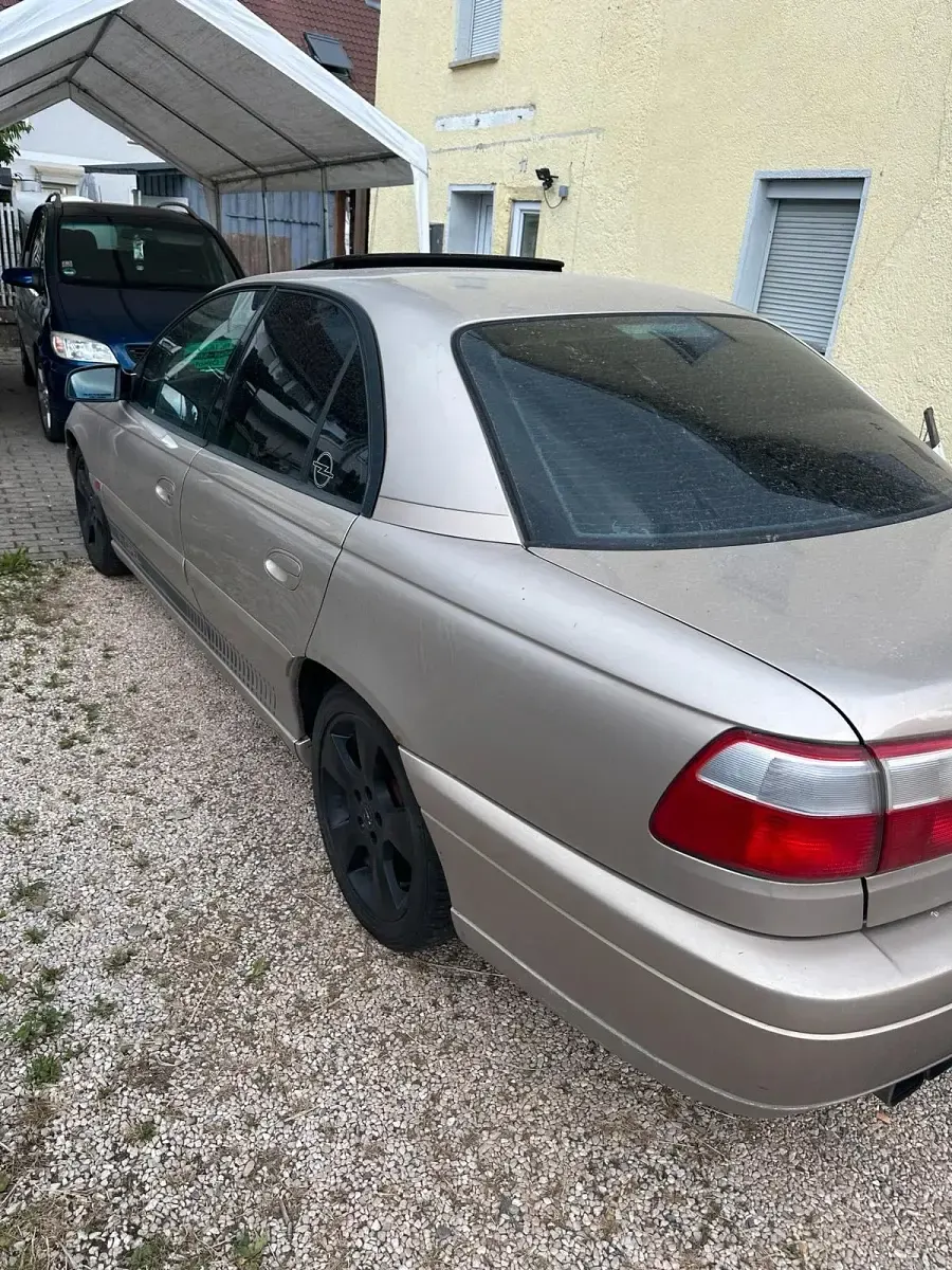 Gebraucht Opel Omega 150 PS (110 kW) 2000 Silber Limousine