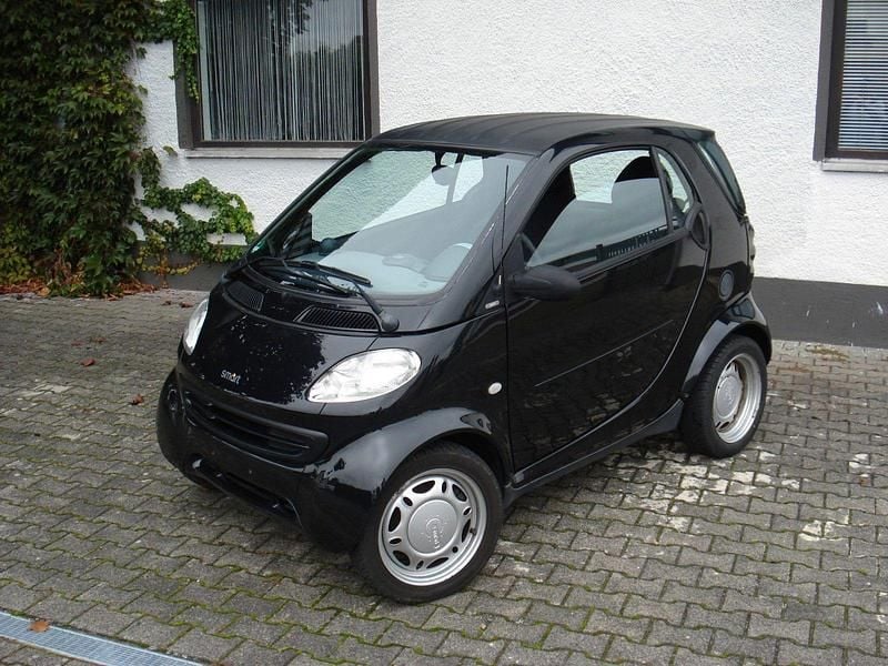 Schwarz Gebraucht 2001 Smart ForTwo Coupé Coupé | 1.650 € (Fairer Preis) - Bild 1/4
