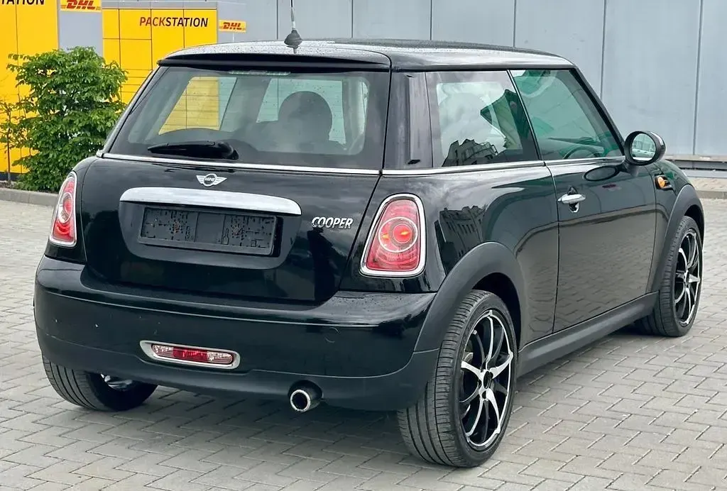 Usata Mini Cooper 122 CV (89 kW) 2010 Nero Utilitaria