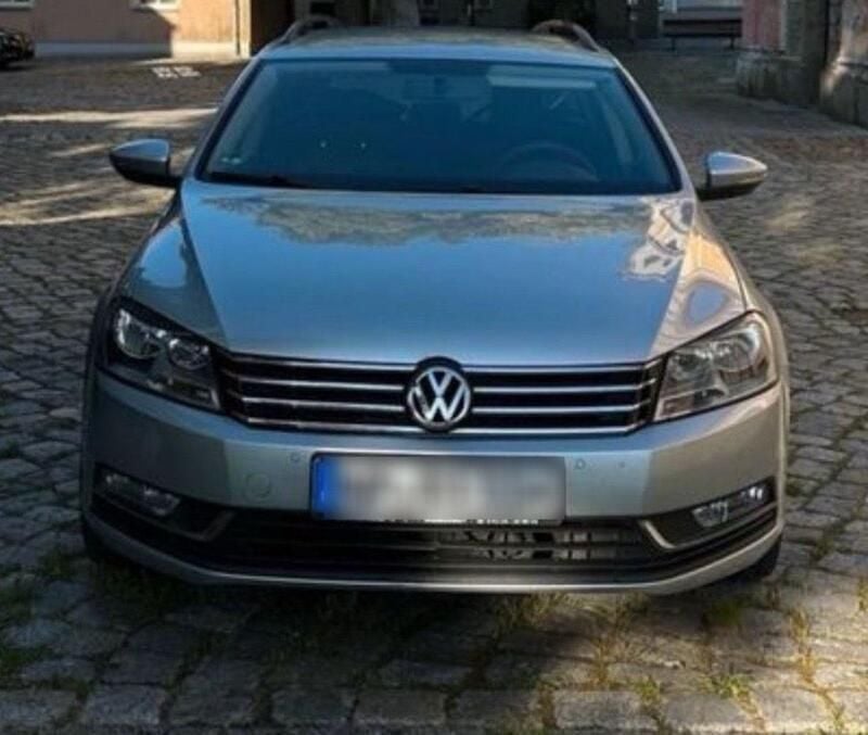 Silber Gebraucht 2014 VW Passat Kombi | 3.800 € (Superpreis) - Bild 1/4