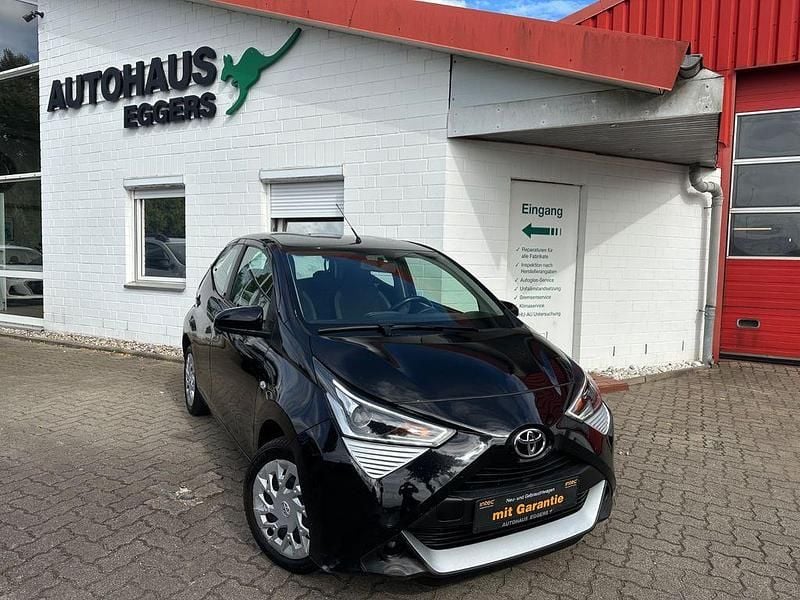 Schwarz Gebraucht 2021 Toyota Aygo X-play Kleinwagen | 8.940 € (Guter Preis) - Bild 1/4