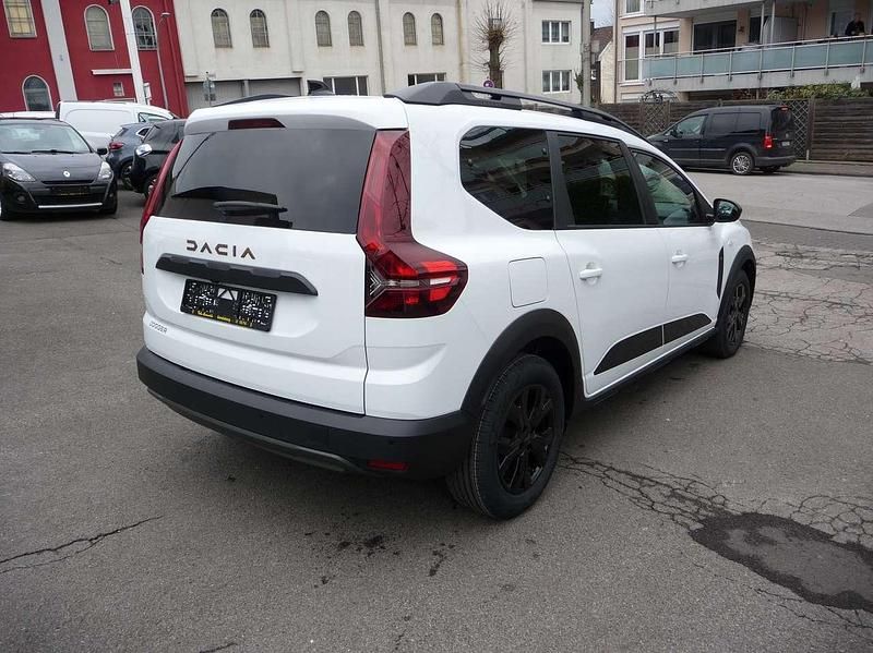 Gebraucht Dacia Jogger Extreme 110 PS (80 kW) 2024 Arktisweiß Van / Kleinbus