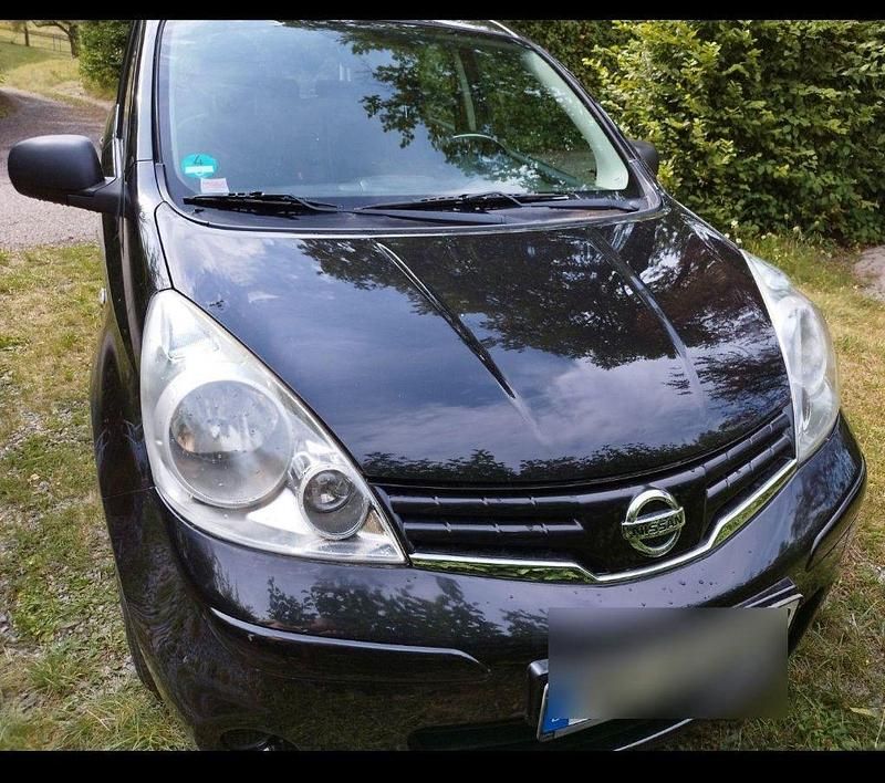 Schwarz Gebraucht 2010 Nissan Note Acenta Van / Kleinbus | 1.950 € (Superpreis) - Bild 1/4