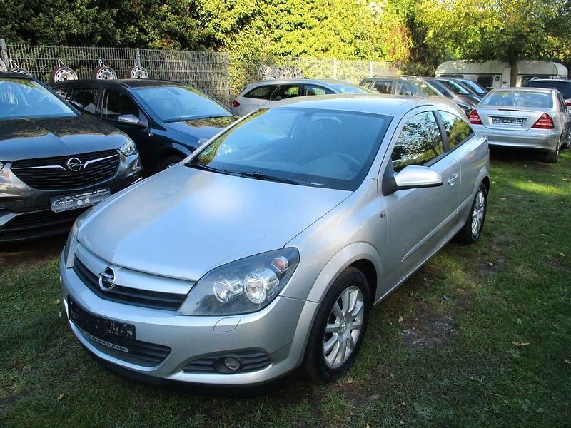 Silber Gebraucht 2005 Opel Astra GTC Edition Coupé | 2.690 € (Fairer Preis) - Bild 1/4