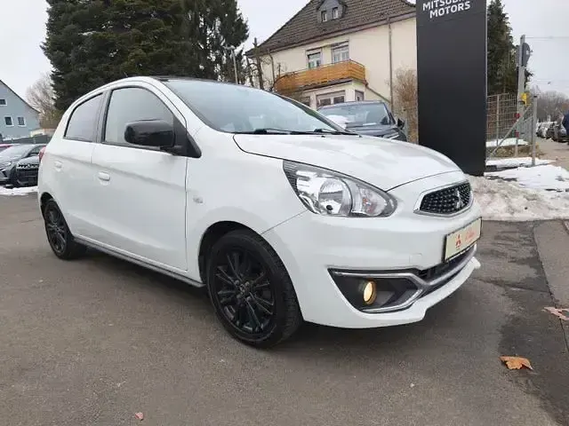Gebraucht Mitsubishi Space Star Diamant Edition 80 PS (58 kW) 2020 Weiß Limousine