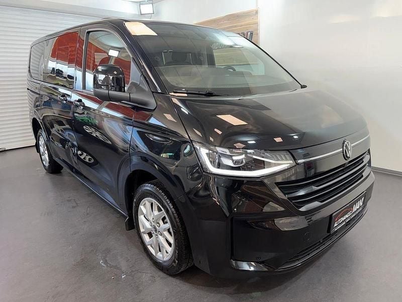 Gebraucht VW T7 Style 150 PS (110 kW) 2025 Midnight black metallic Van