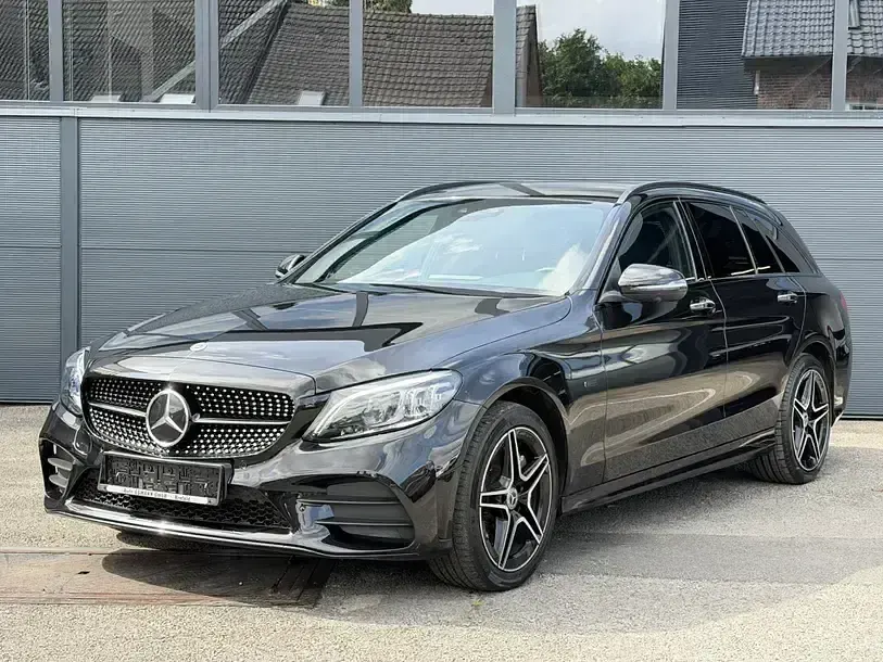 Gebraucht Mercedes C300e AMG line 194 PS (142 kW) 2020 Schwarz Limousine