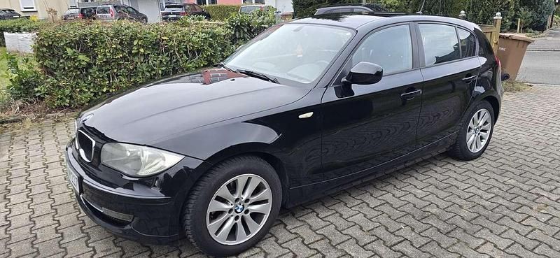 Gebraucht BMW 116 116 PS (85 kW) 2011 Schwarz Kleinwagen