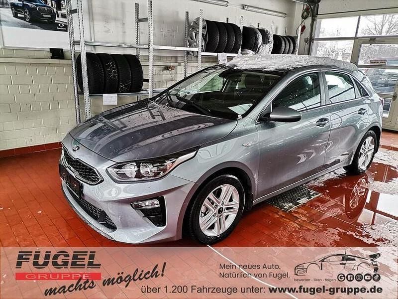 Silber Gebraucht 2021 Kia Ceed Kleinwagen | 17.499 € (Guter Preis) - Bild 1/4