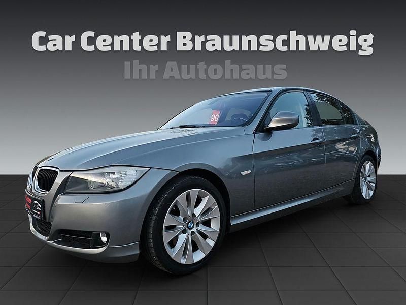 Grau Gebraucht 2011 BMW 320 Comfort Edition Limousine | 7.999 € (Etwas zu teuer) - Bild 1/4