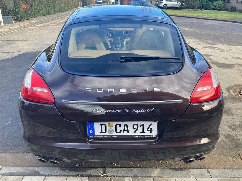 Gebraucht Porsche Panamera 333 PS (244 kW) 2012 Braun Kleinwagen