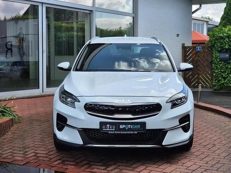 Gebraucht Kia XCeed Spirit 141 PS (103 kW) 2022 Carraraweiß SUV