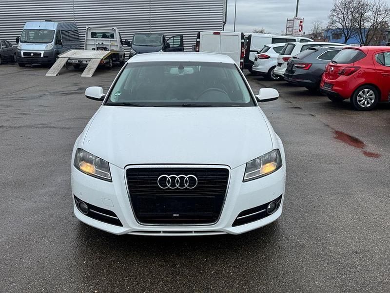Gebraucht Audi A3 Ambition 105 PS (77 kW) 2011 Weiß Kleinwagen
